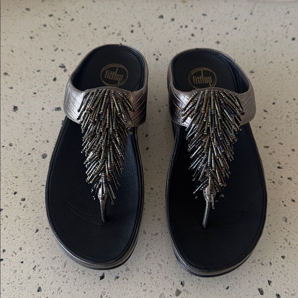 FitFlop Metallic Pewter Beaded Fringe Wedge Thong Comfort Sandals Women’s Size 7 - Picture 2 of 12